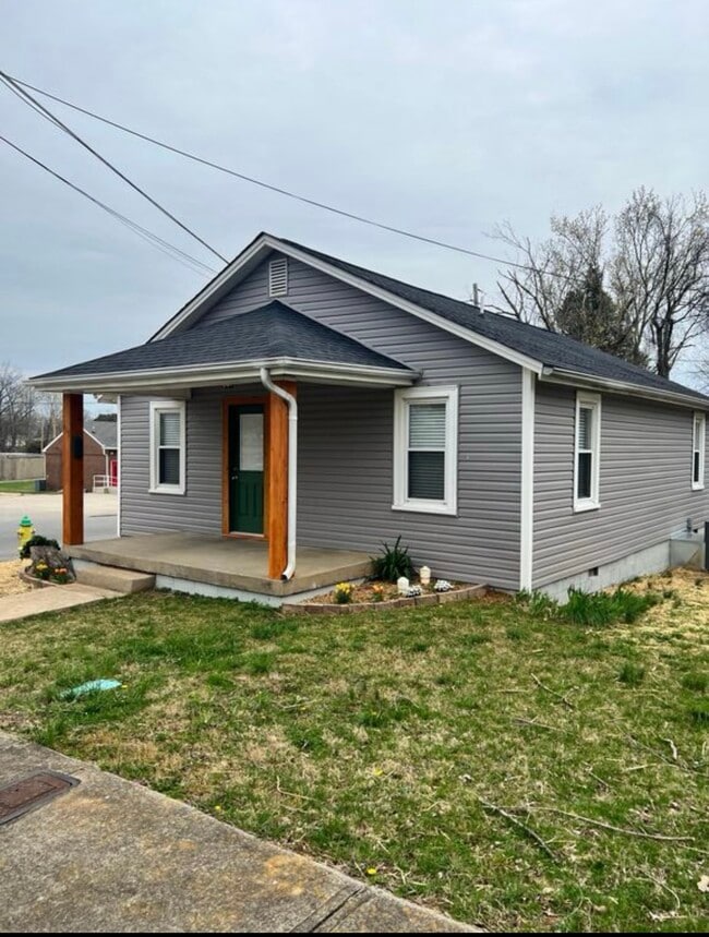 Photo - 417 N Charlotte St House