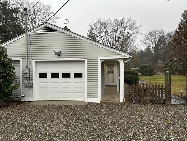 Photo - 1 Woods Grove Rd