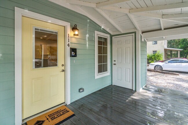 Photo - Live next to campus and all things Gainesv...