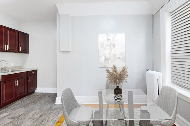 Photo - Montclair Arms