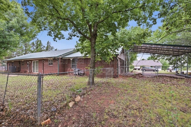 Photo - 2652 N Main St