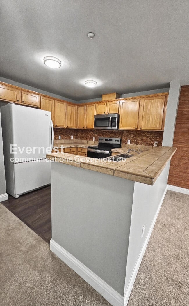 Photo - 1698 25th Pl NE Unidad 303