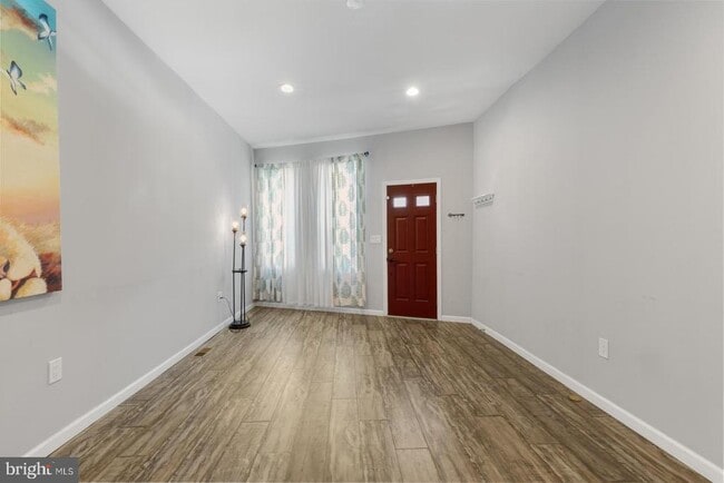 Building Photo - 2208 S 5th St