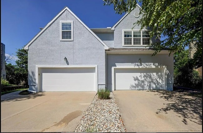 Building Photo - 15922 W 91st Terrace