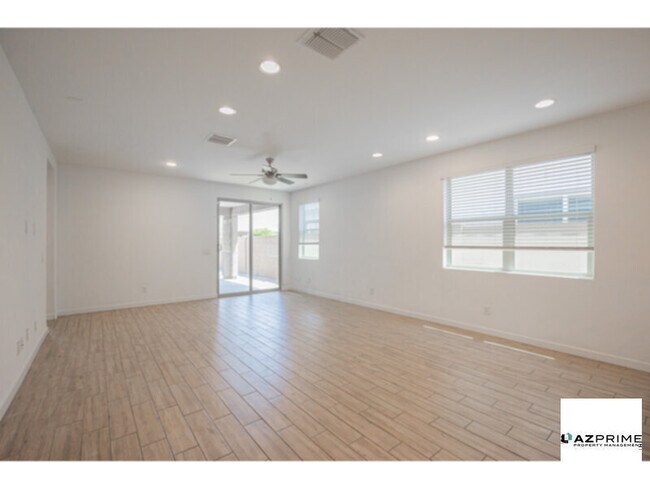 Photo - Stunning 5/3 Waddell House!
