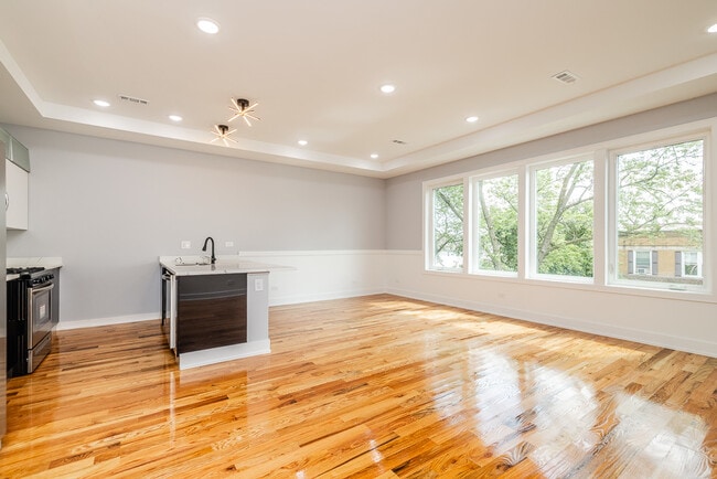 Photo - 6334 S Langley Ave Unidad 3