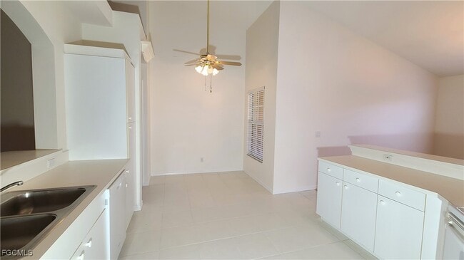 Building Photo - 14571 Daffodil Dr Unit 2006