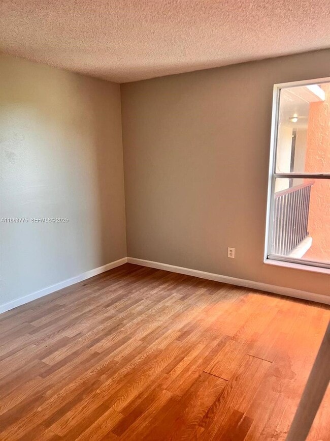 Photo - 2150 SW 16th Ave Unidad 206