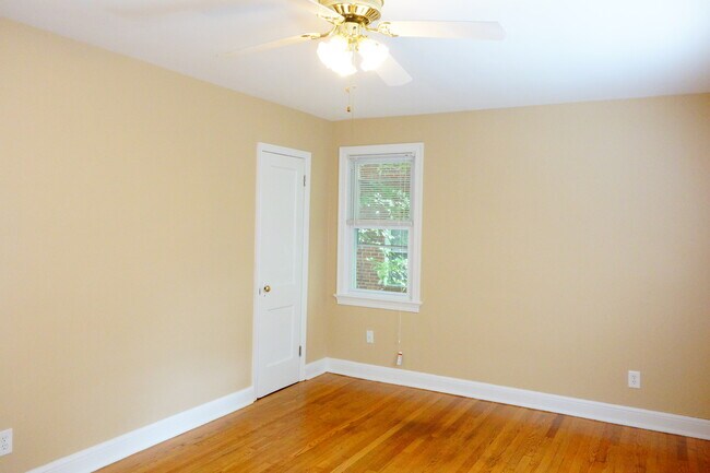 Photo - 8405 Greenwood Ave Unit 2