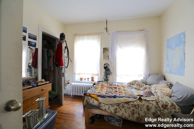 Photo - 19 Antwerp St Unit 2