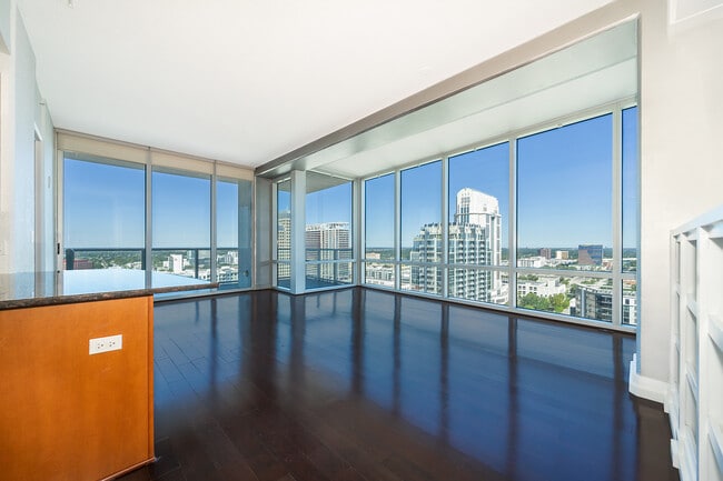 Photo - 150 E Robinson St