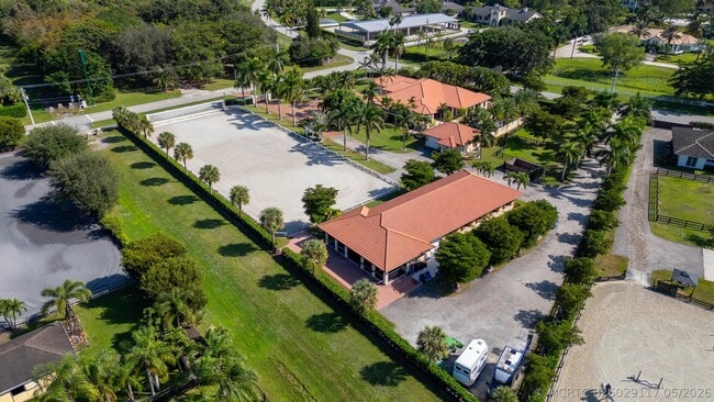Building Photo - 14943 Paddock Dr