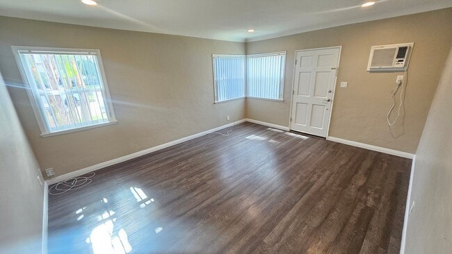 Photo - 812 N Fuller Ave Unit 812