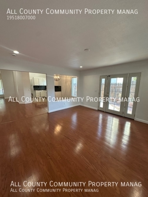 Photo - 1857 Creekside Dr