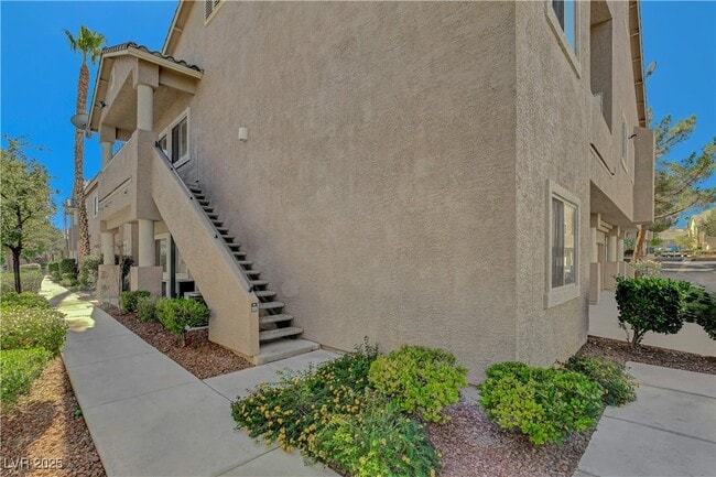 Photo - 2052 Jade Creek St Unidad 203