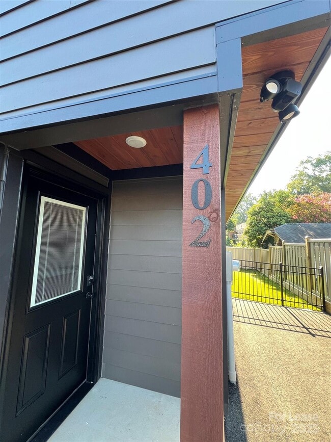 Photo - 402 N 4th St