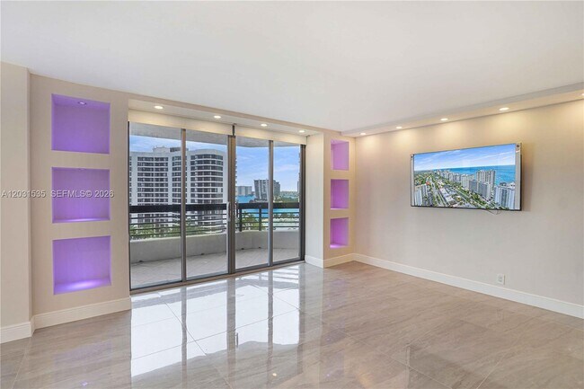 Photo - 3500 Mystic Pointe Dr Unidad 1206