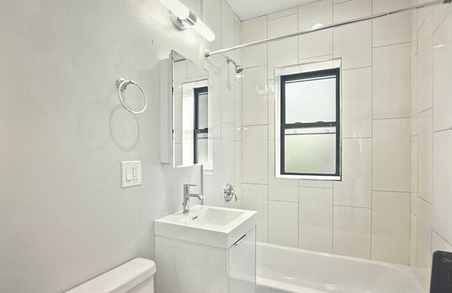 Photo - 7510 N Eastlake Ter Unit 1