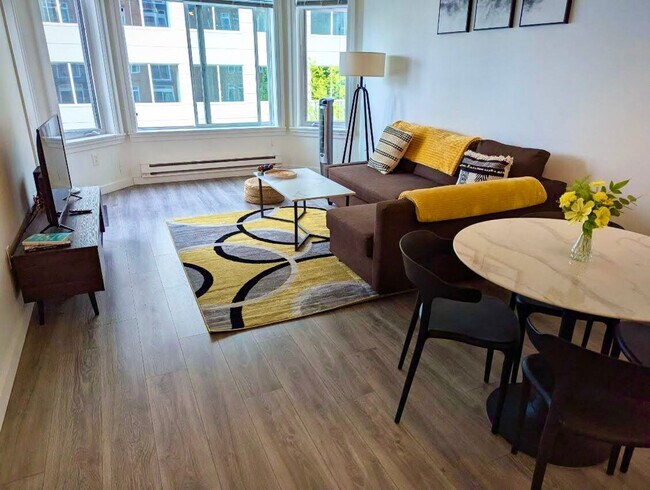 Photo - 2415 2nd Ave Unit ID1313860P