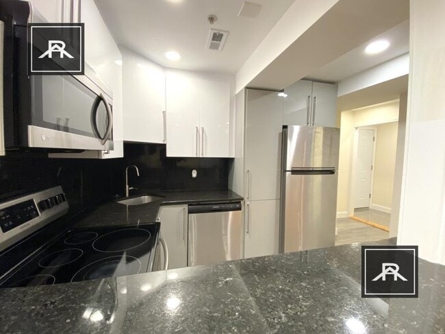 Photo - 3 bedroom in Brookline MA 02445 Unit 2