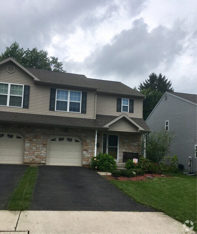 Rentals with a Garage near Bally PA 14 Rentals