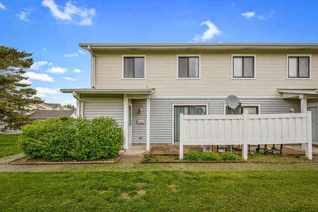 Building Photo - 40 N Waterford Dr