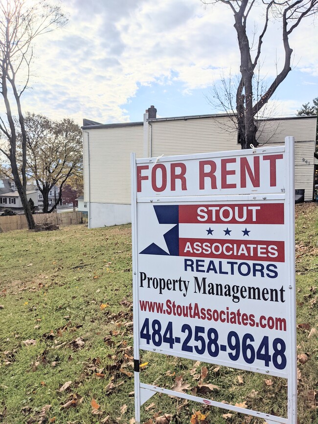 Photo - 941 Port Carbon St Unit 5