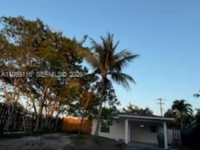 Photo - 1704 SW 43rd Ave