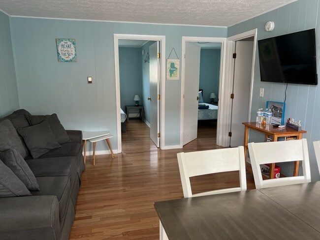 Building Photo - 70 E Grand Ave Unit 108 Rental