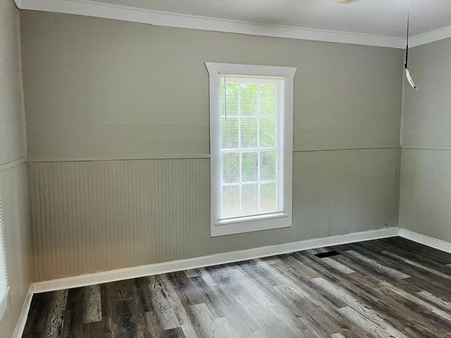 Photo - Cute as a button! 2 bed, 1 full bath, renovated cottage, hardwood floors, large porch, lots of ch...