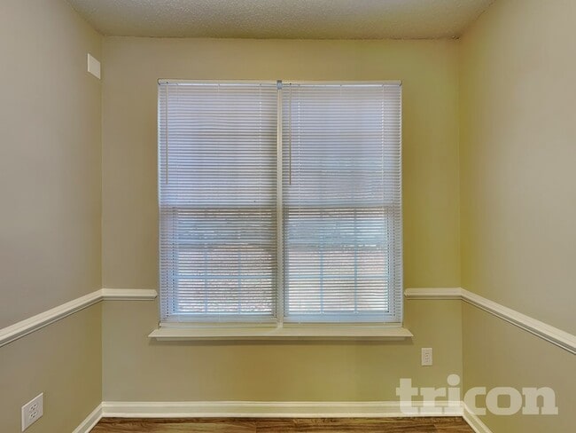 Photo - 1146 Alstead Ct NW