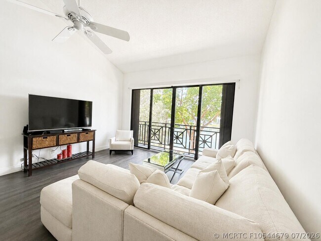 Photo - 1645 S Ocean Ln Unit 289