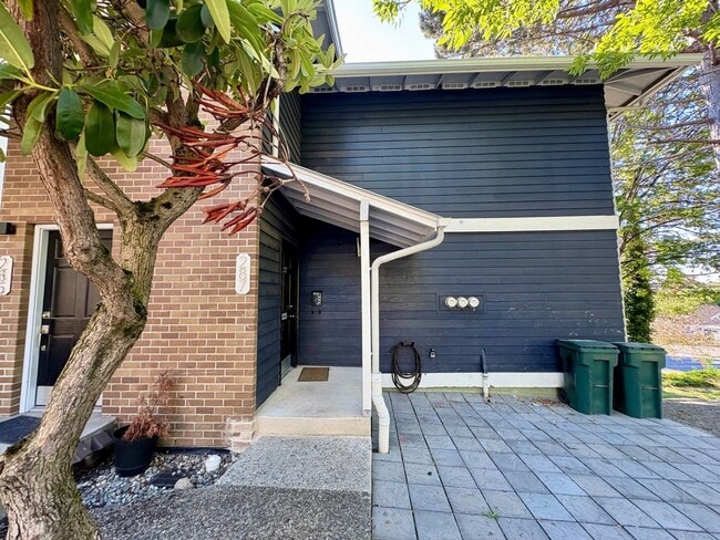 Photo - HUMMINGBIRD VIEW Unit 287
