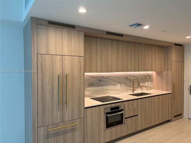 Photo - 77 SE 5th St Unidad 2108