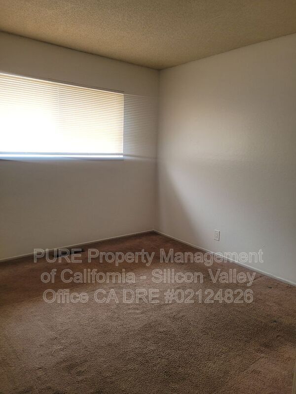 Photo - 2473 Kennedy Ave