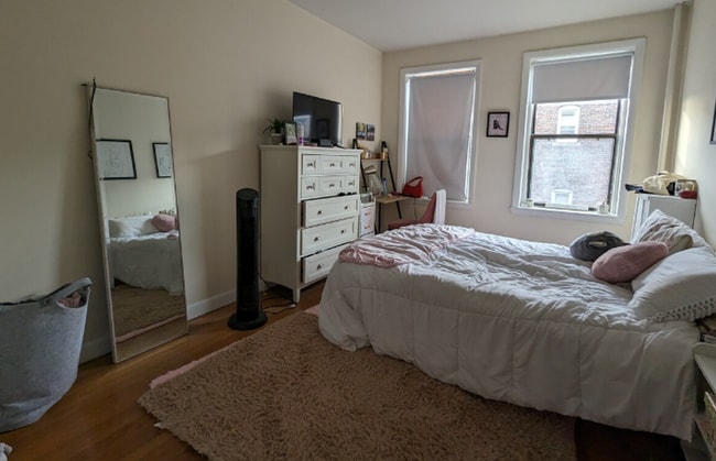 Photo - 3-Bed with 1.5 Bath * Packard's Corner *