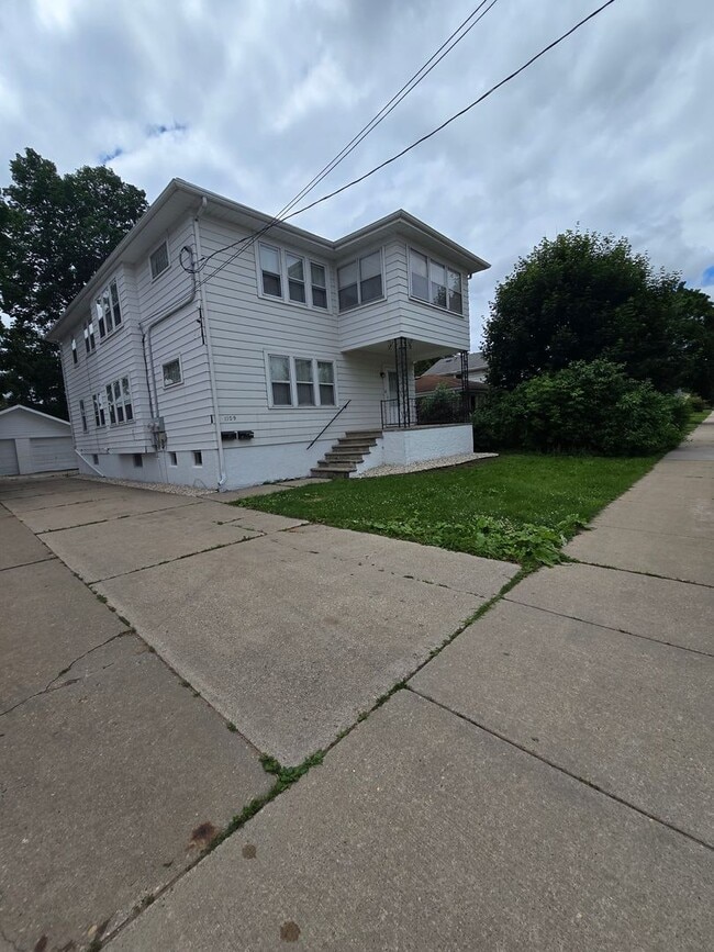 Photo - 1109 Dousman St