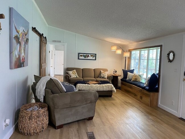 Photo - 21570 Alvarado Rd