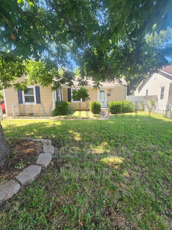 Building Photo - 522 Iowa St Rental