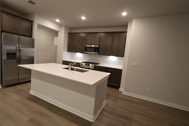 Photo - 8530 Blueberry Ash St