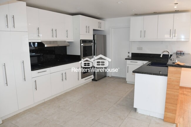 Photo - 2111 E Oxford Dr