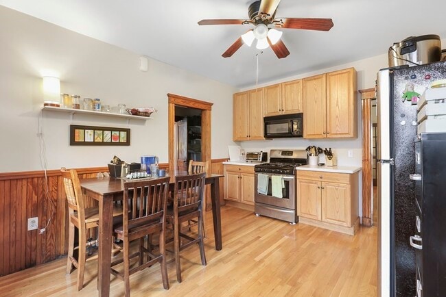 Photo - 37 Gladstone St Unit 2