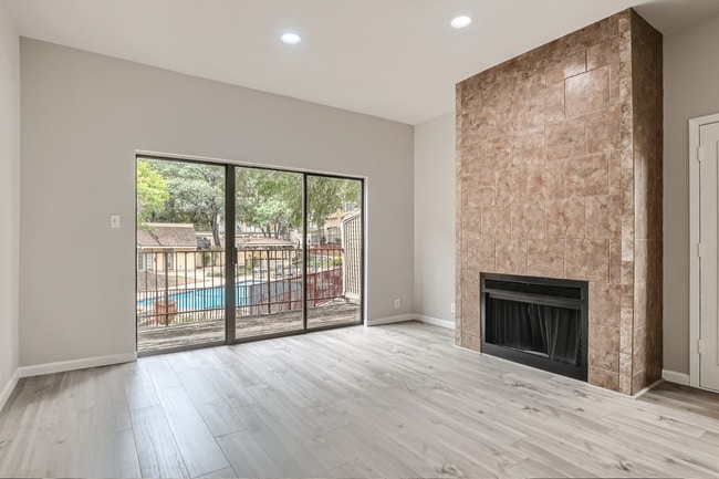 Photo - 8642 Fredericksburg Rd Unit 703