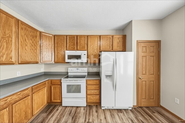 Photo - 7194 Winterbek Ave