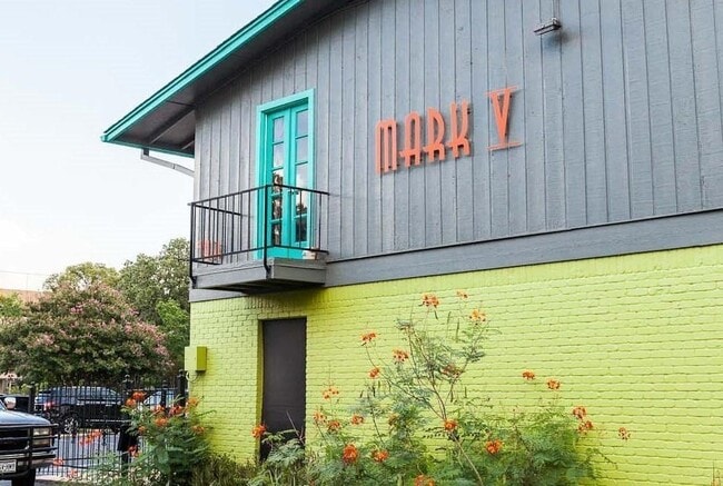 Building Photo - 3914 Avenue D Unit 207