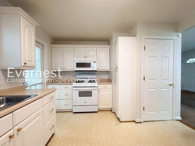 Photo - 5427 Varnum St