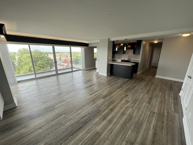 Building Photo - 1217 The Delaware Rental