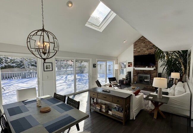 Photo - 17 Shorewood Dr