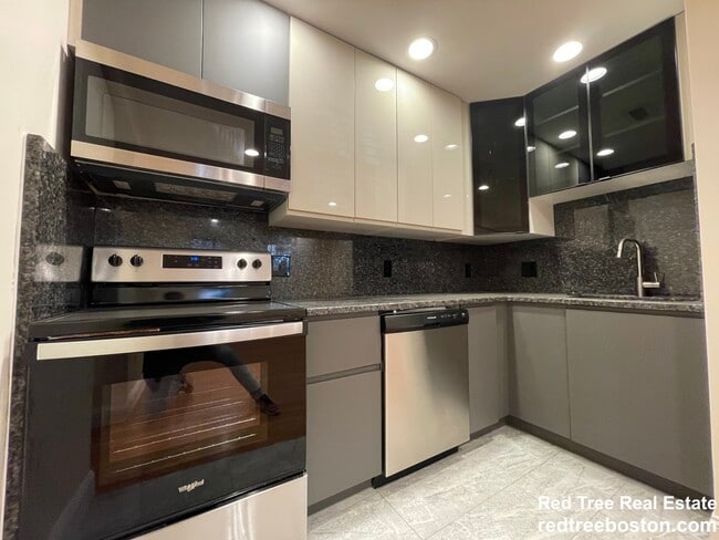 Photo - 1803 Beacon St