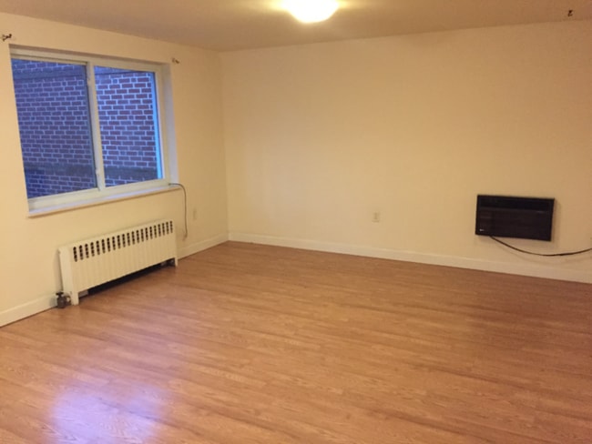 Photo - 211 Easterly Pkwy